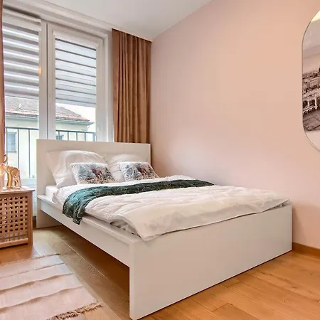 Cracow Wroclawska Premium *